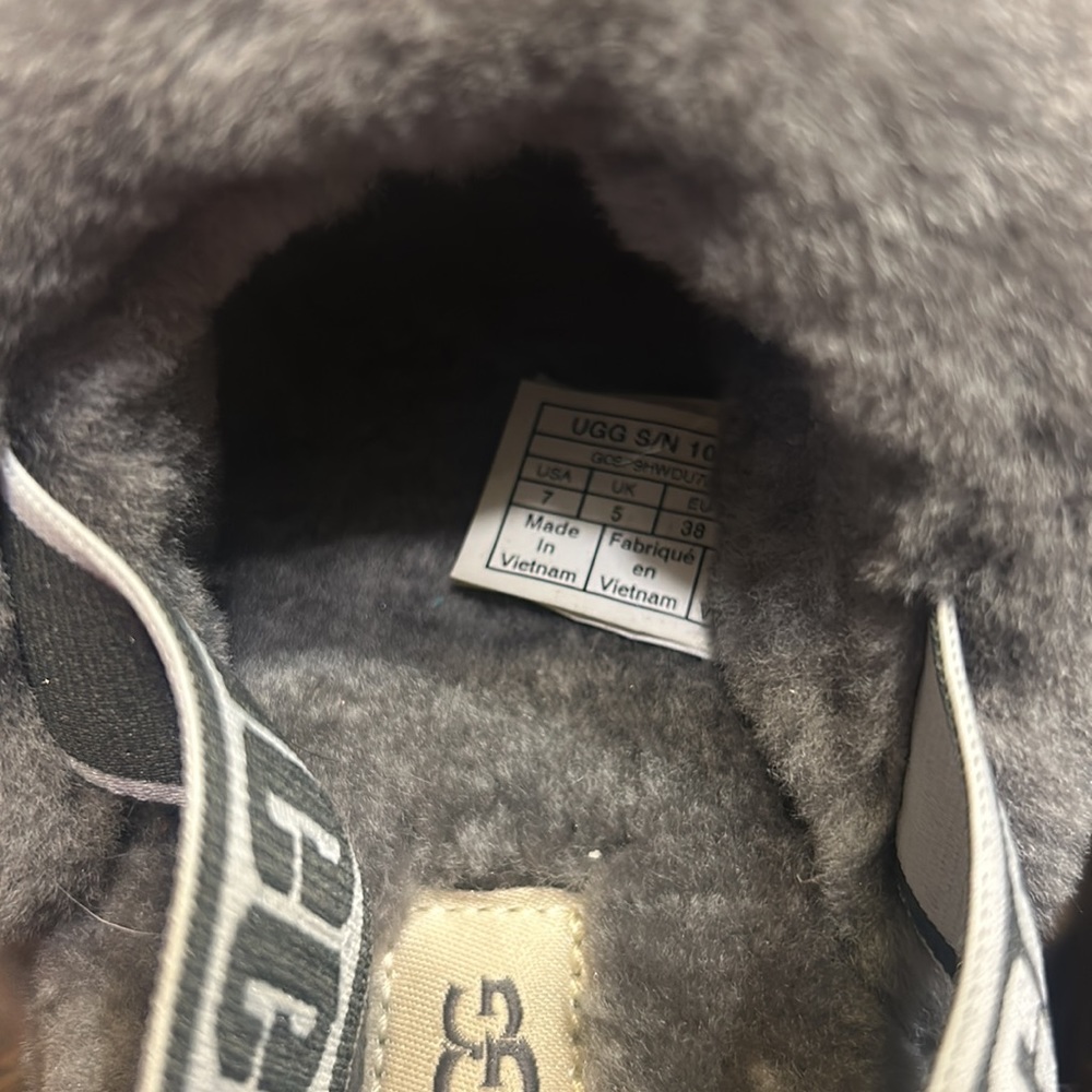 Ugg Fluff Yeah - image 2